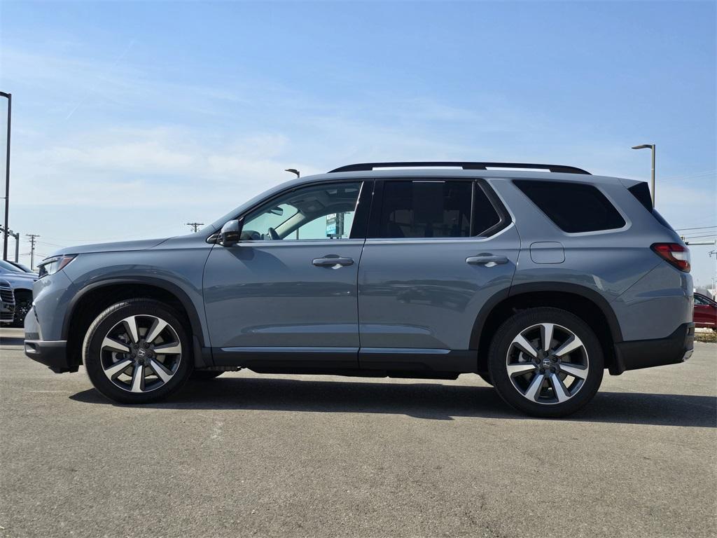 used 2024 Honda Pilot car, priced at $44,980