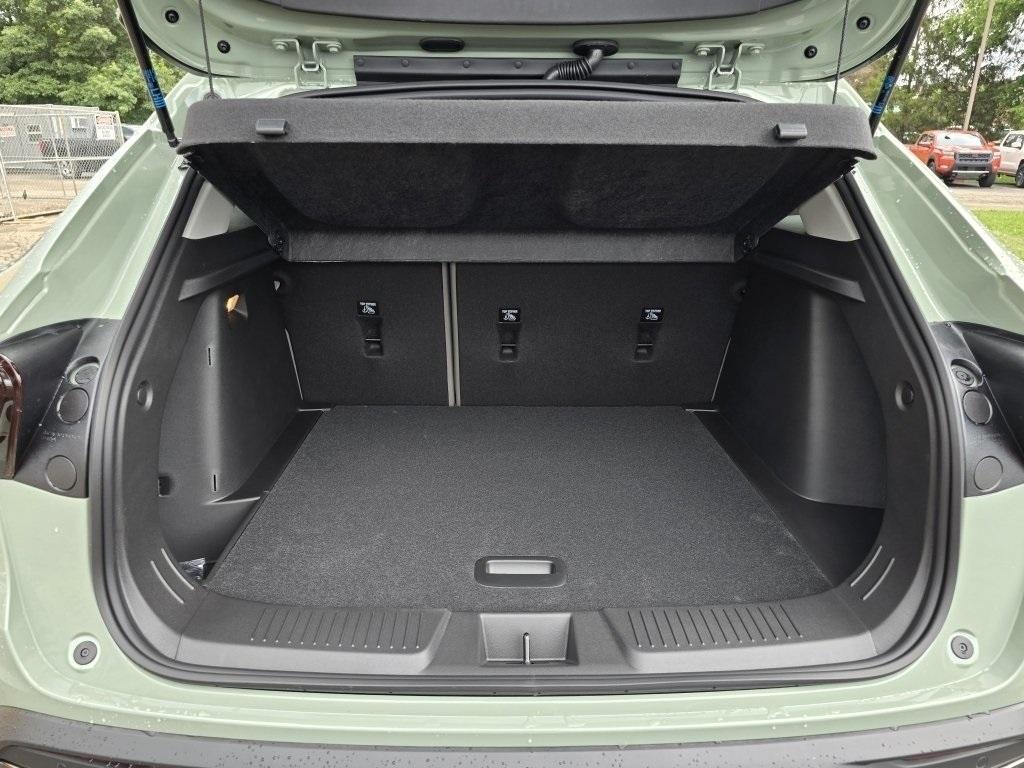 new 2025 Chevrolet Trax car, priced at $23,300