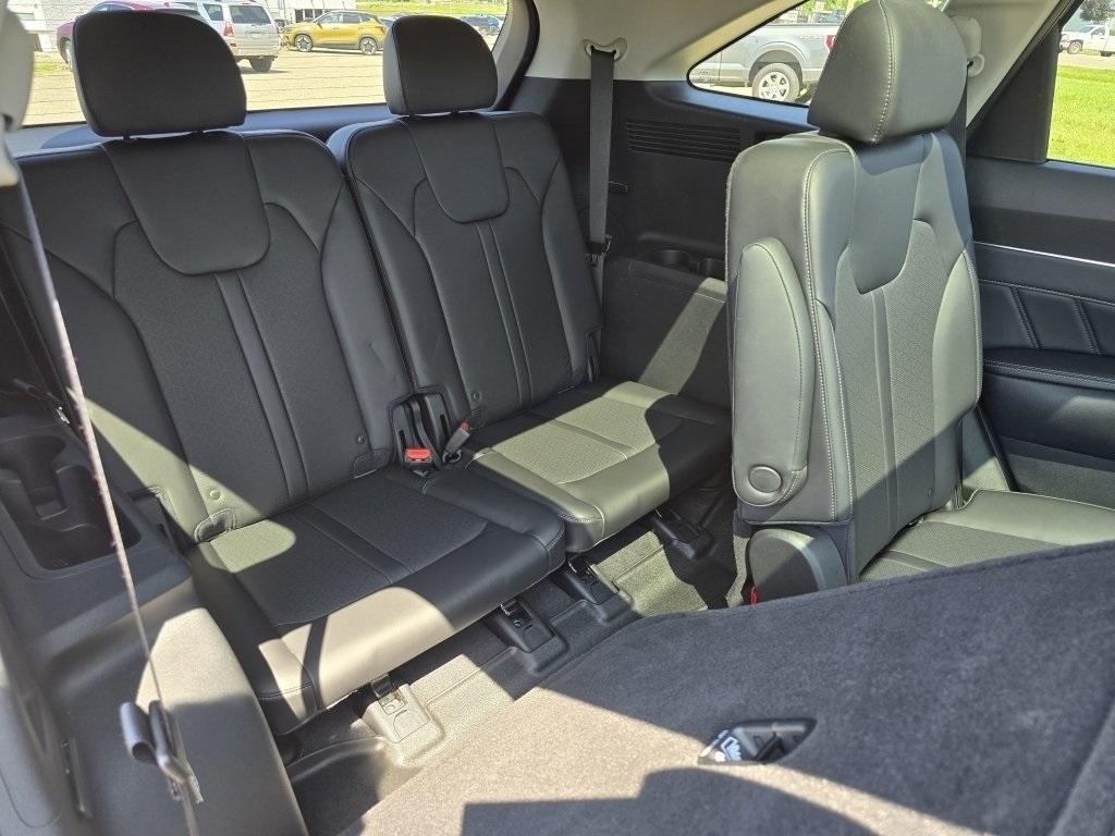 used 2023 Kia Sorento car, priced at $31,216