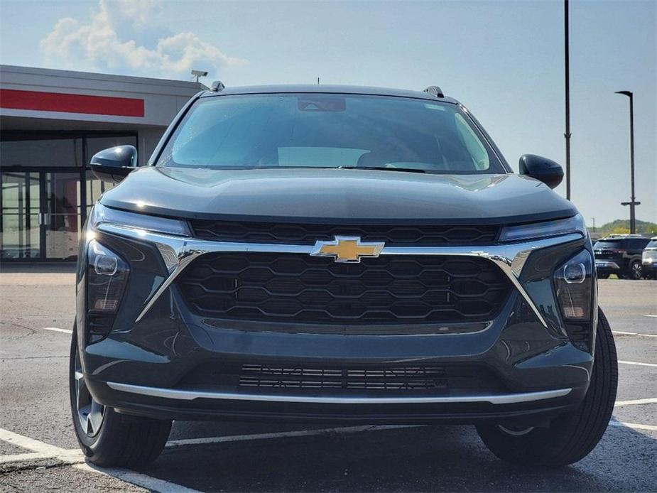 new 2025 Chevrolet Trax car