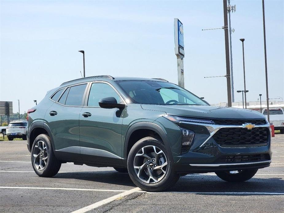 new 2025 Chevrolet Trax car