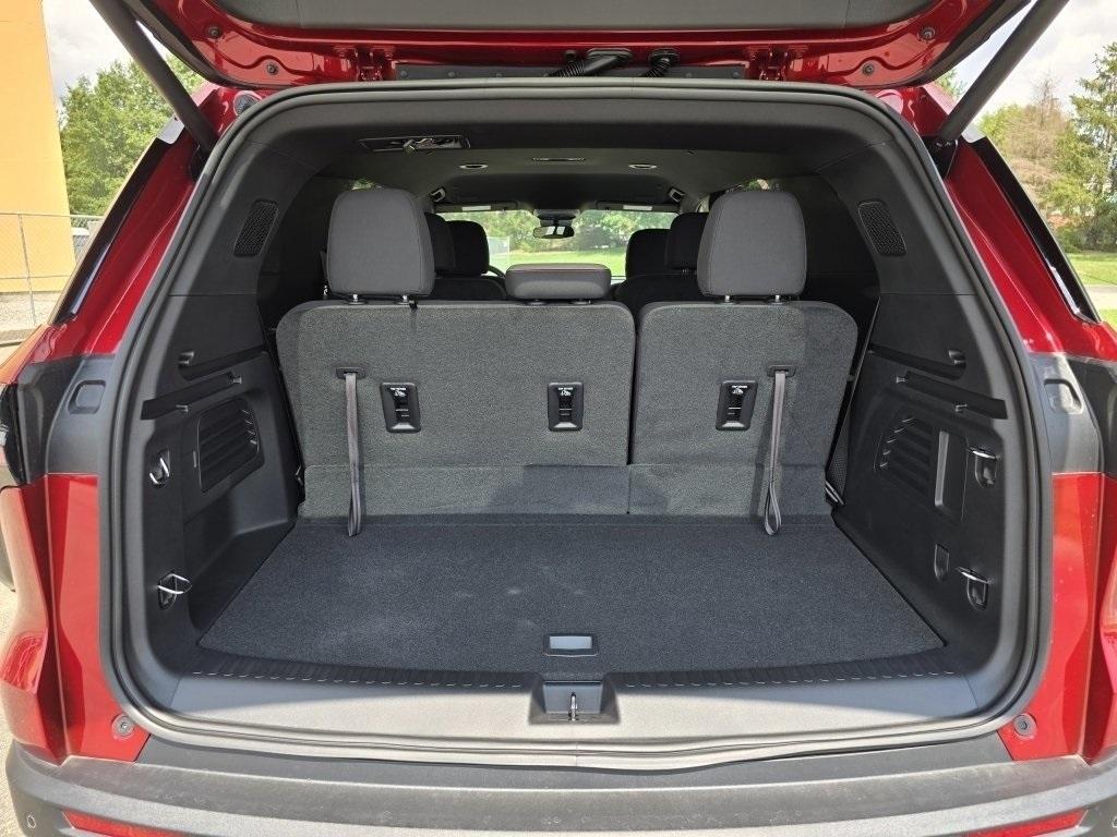new 2025 Chevrolet Traverse car, priced at $45,233