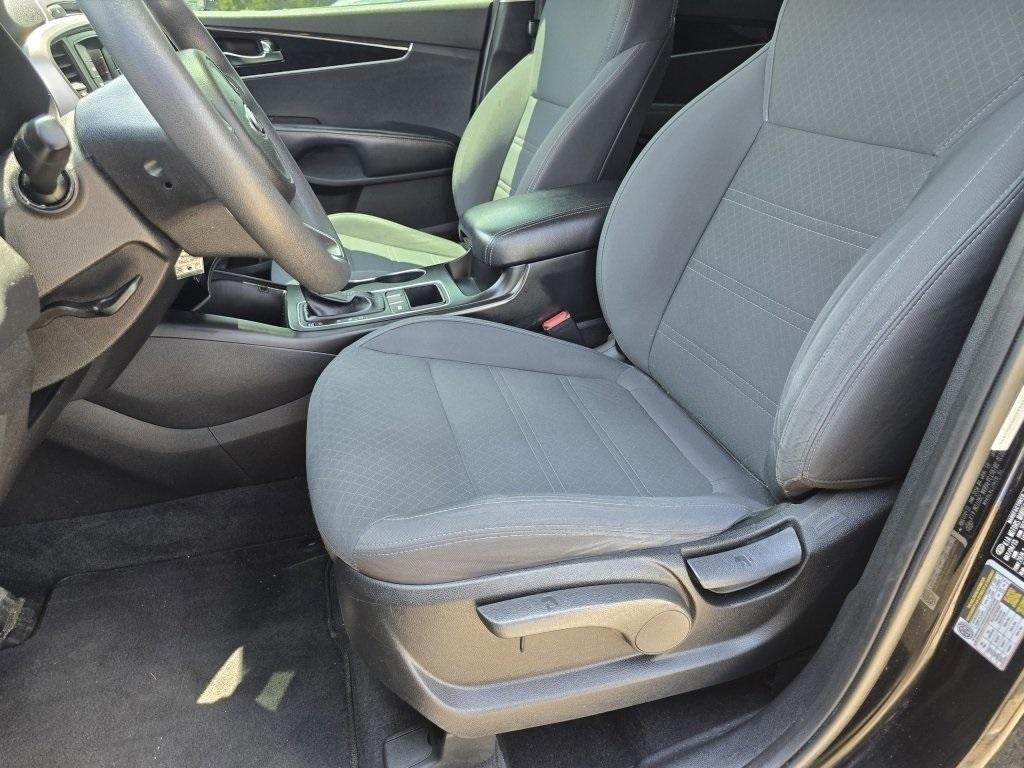 used 2016 Kia Sorento car, priced at $13,321