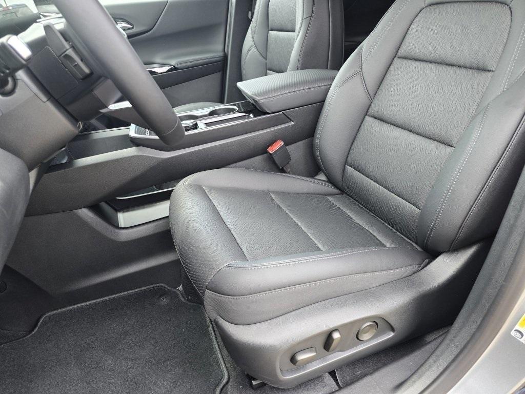 new 2026 Chevrolet Equinox car, priced at $33,364
