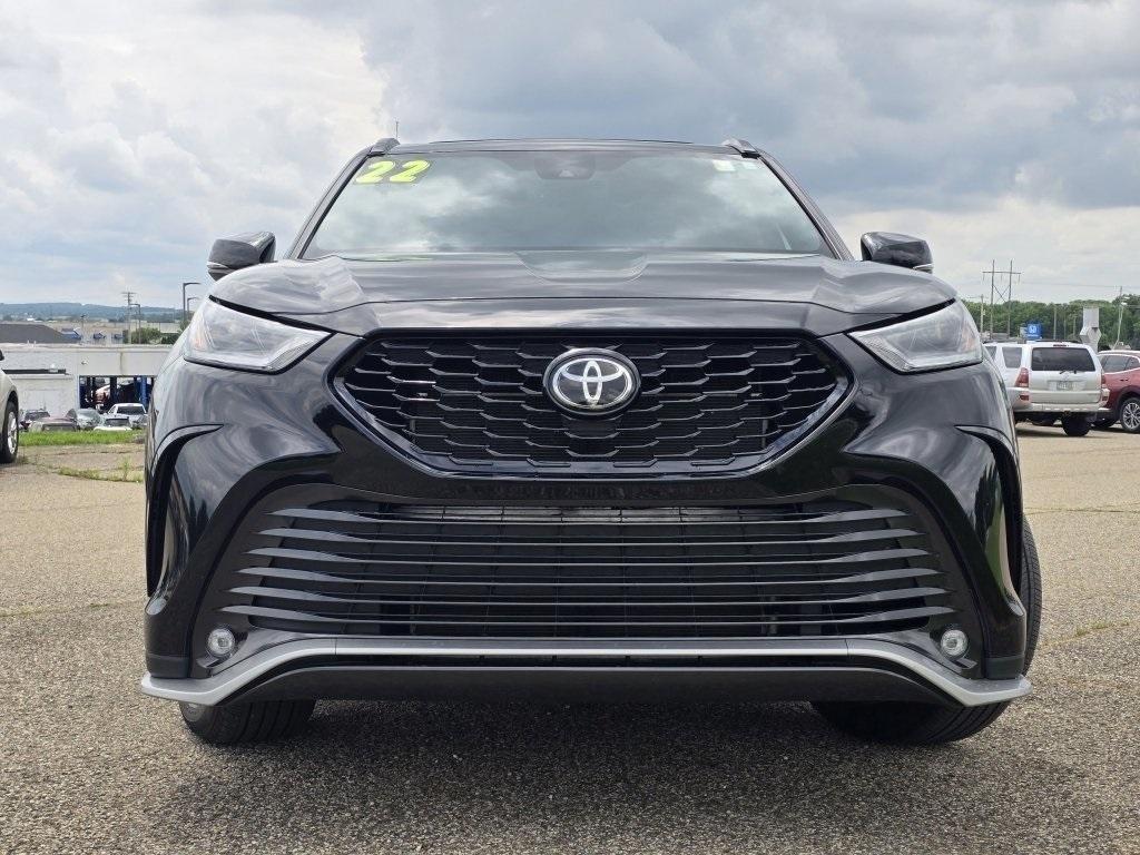 used 2022 Toyota Highlander car, priced at $39,850