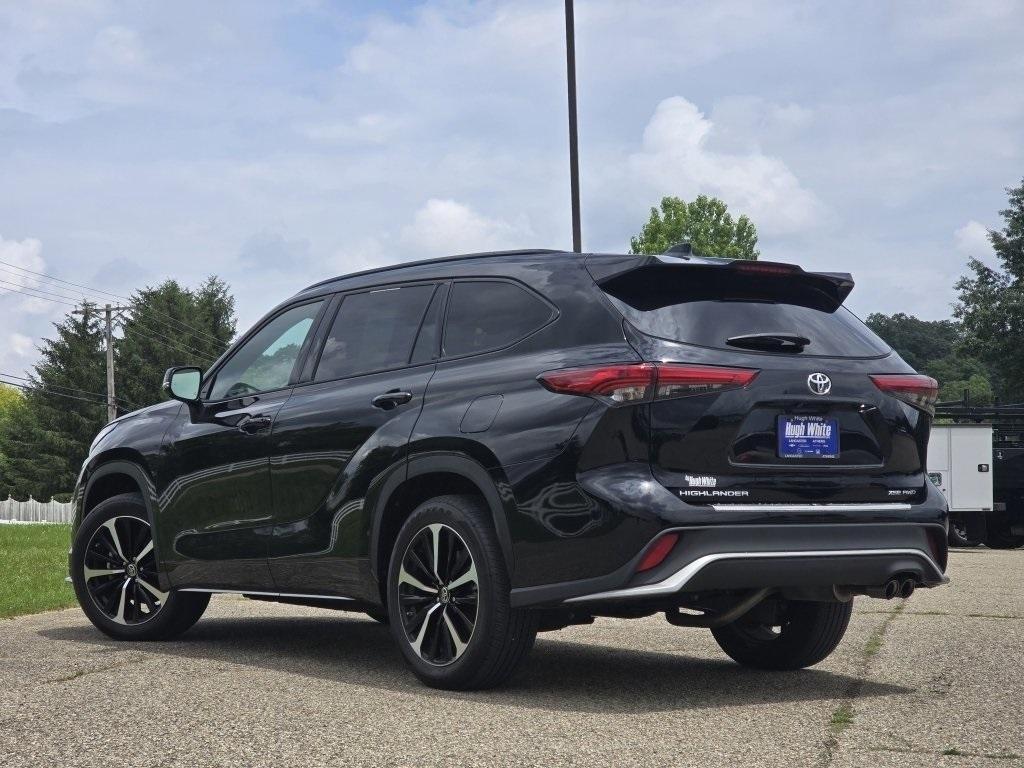 used 2022 Toyota Highlander car, priced at $39,850