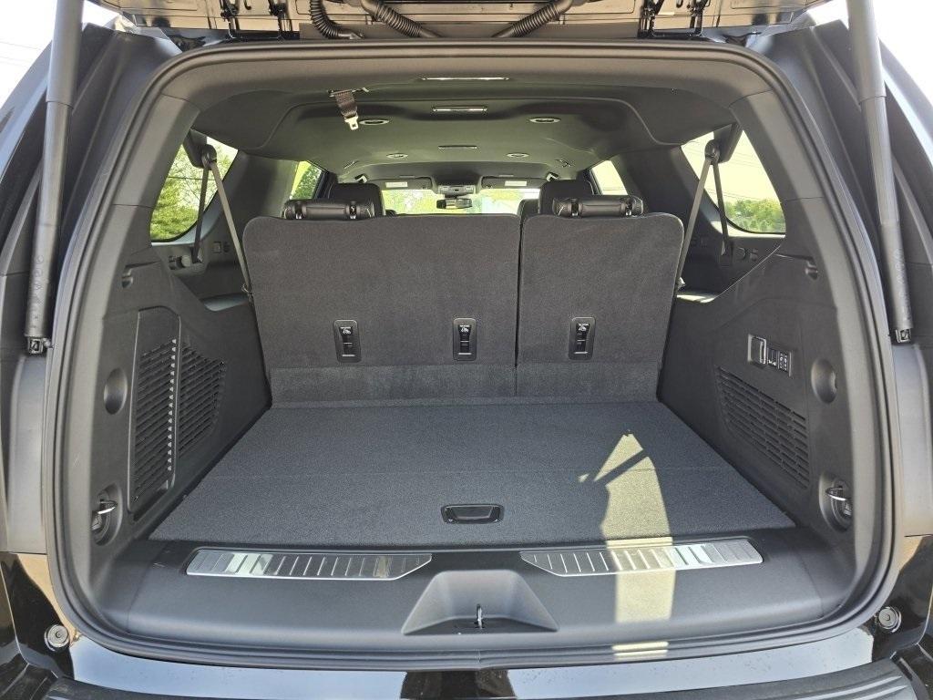 new 2025 Chevrolet Suburban car, priced at $82,094