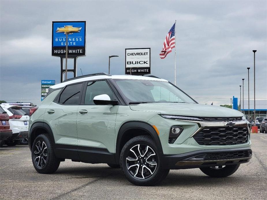 new 2024 Chevrolet TrailBlazer car, priced at $32,800