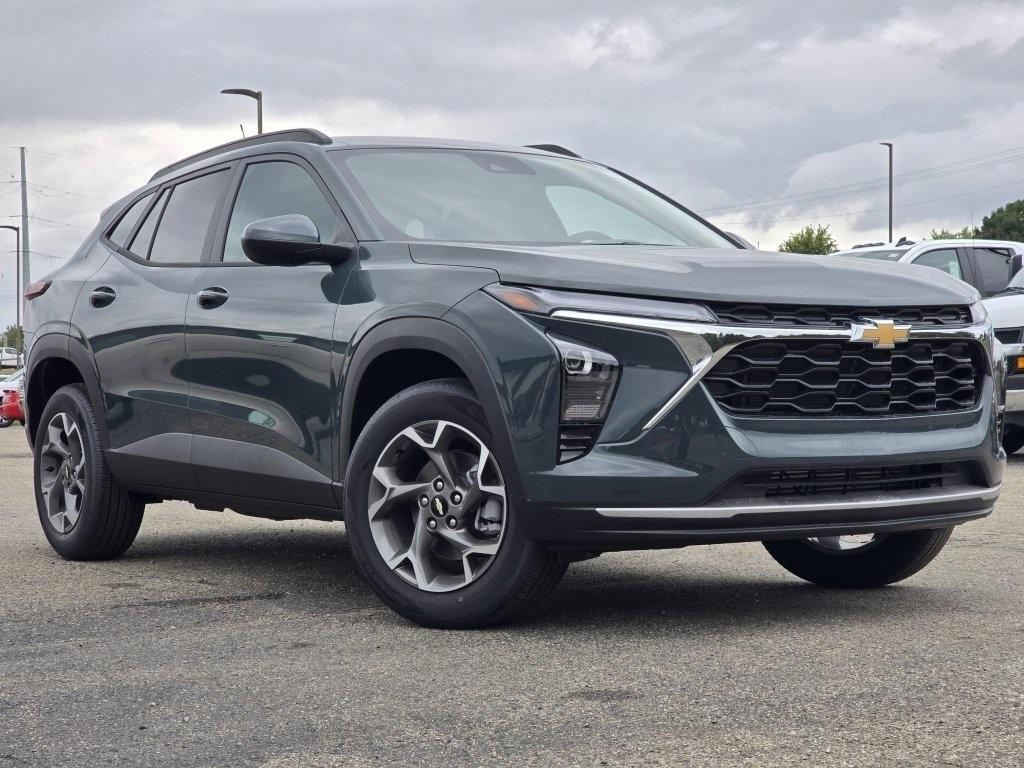 new 2025 Chevrolet Trax car, priced at $24,720
