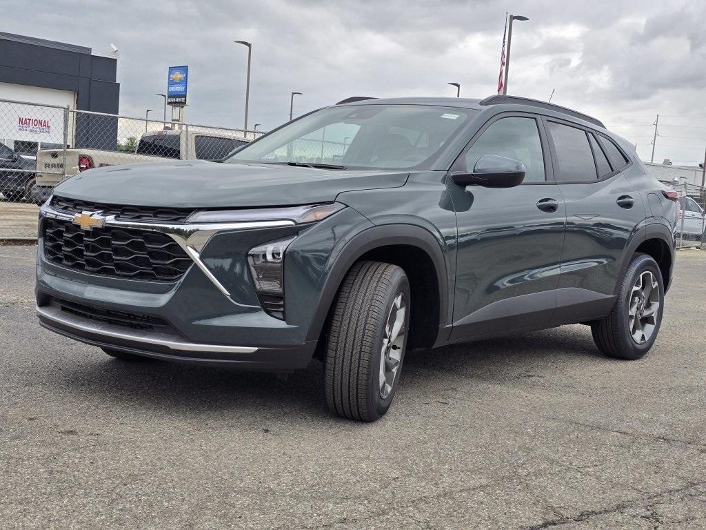 new 2025 Chevrolet Trax car, priced at $24,720
