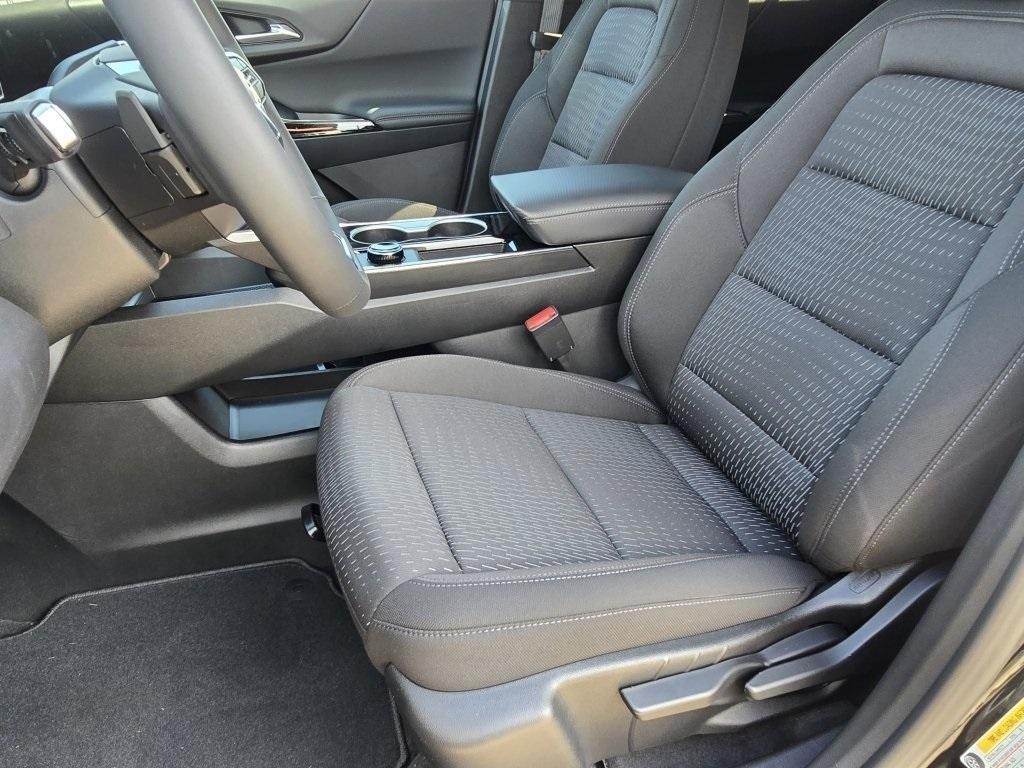 new 2026 Chevrolet Equinox car, priced at $31,355