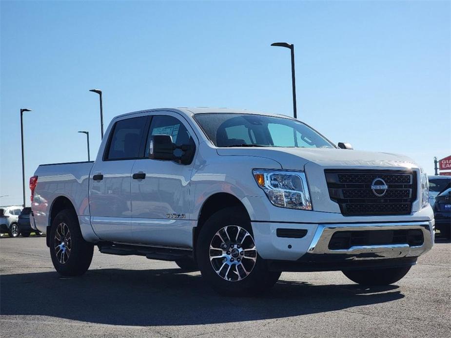 new 2024 Nissan Titan car, priced at $46,980