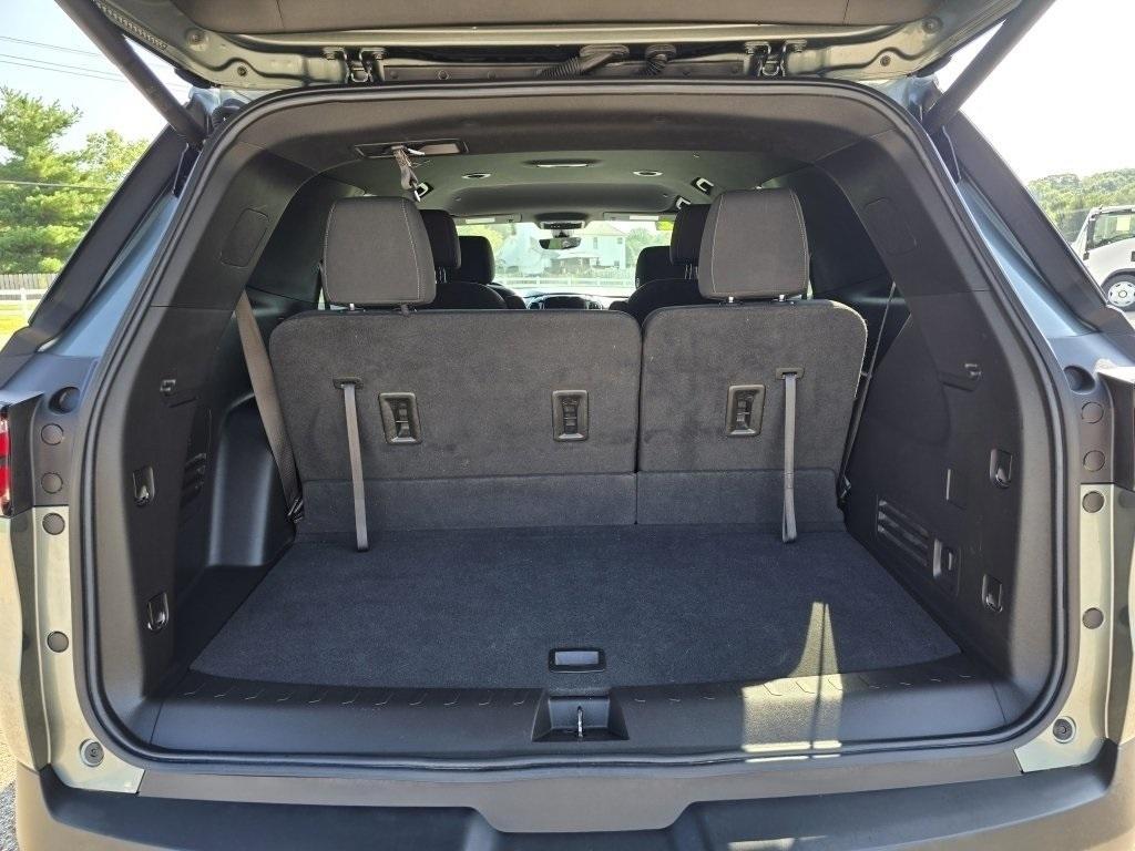 used 2022 Chevrolet Traverse car, priced at $28,898