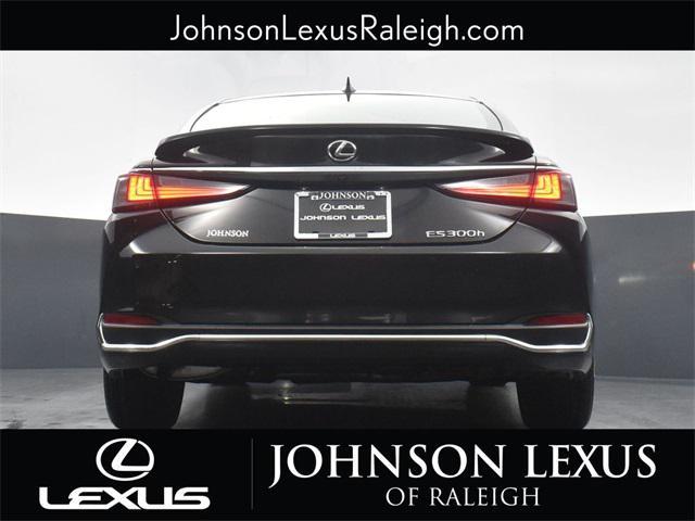 new 2025 Lexus ES 300h car, priced at $50,994