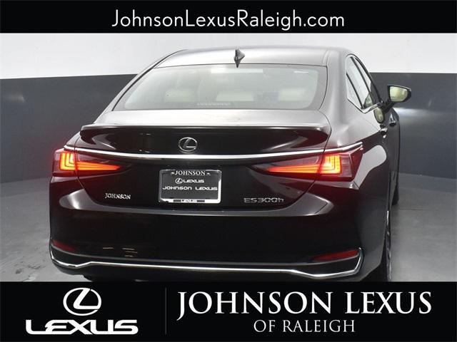new 2025 Lexus ES 300h car, priced at $50,994