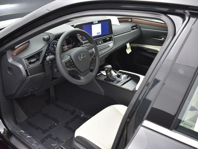 new 2025 Lexus ES 300h car, priced at $50,994