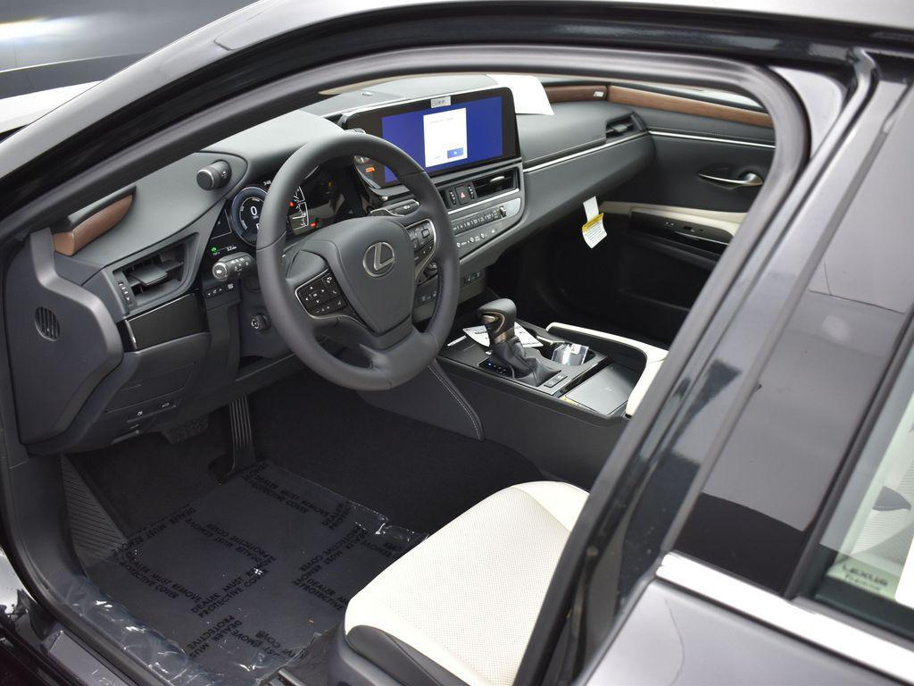 new 2025 Lexus ES 300h car, priced at $50,994