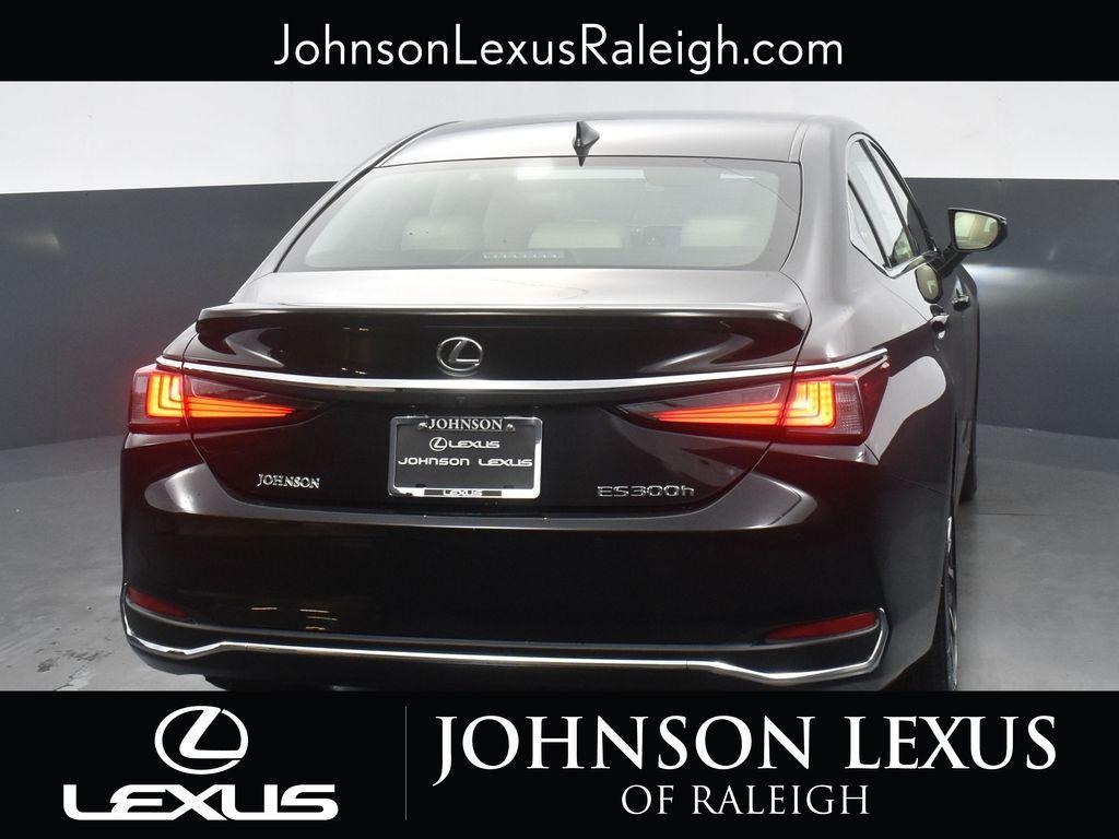 new 2025 Lexus ES 300h car, priced at $50,994