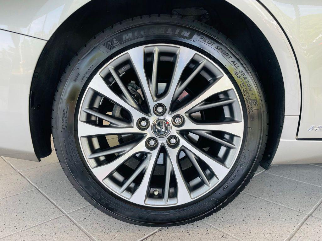 used 2019 Lexus ES 300h car, priced at $25,888