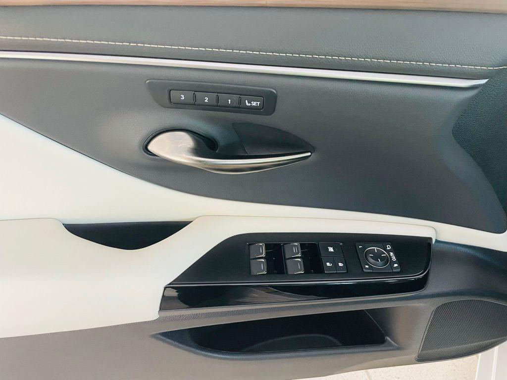 used 2024 Lexus ES 350 car, priced at $43,988