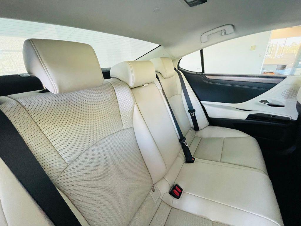 used 2024 Lexus ES 350 car, priced at $43,988