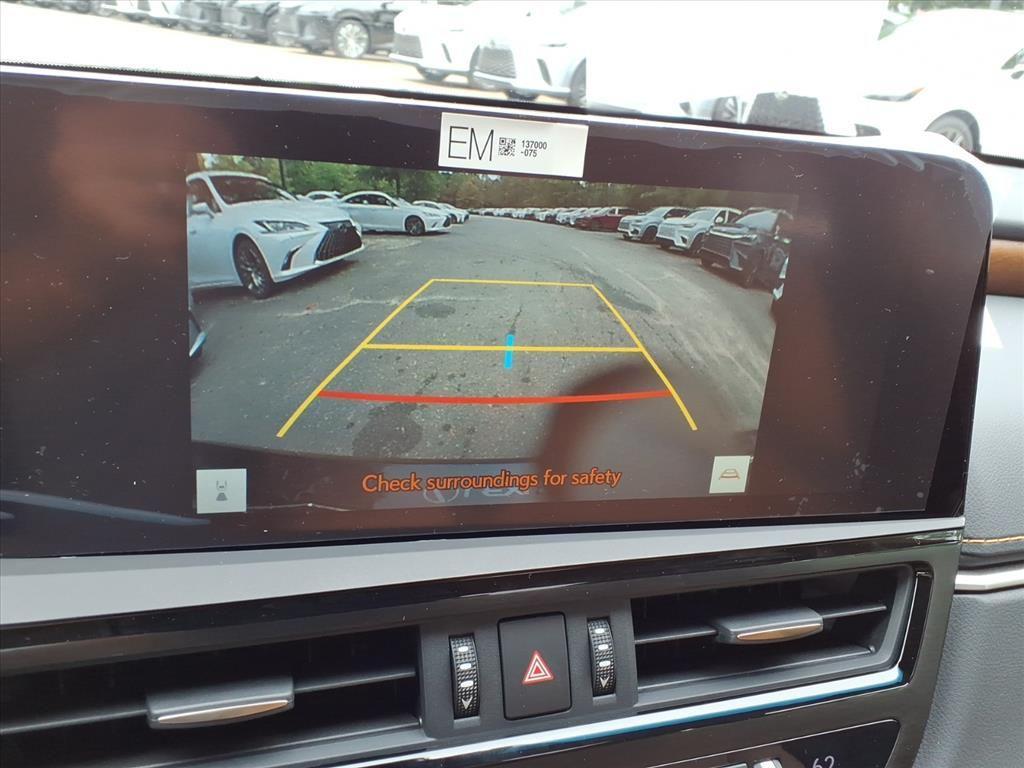 new 2025 Lexus ES 350 car, priced at $50,024