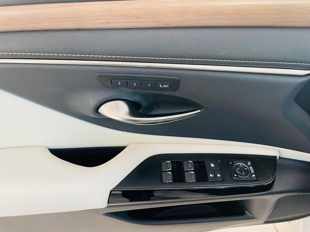 used 2023 Lexus ES 350 car, priced at $41,488
