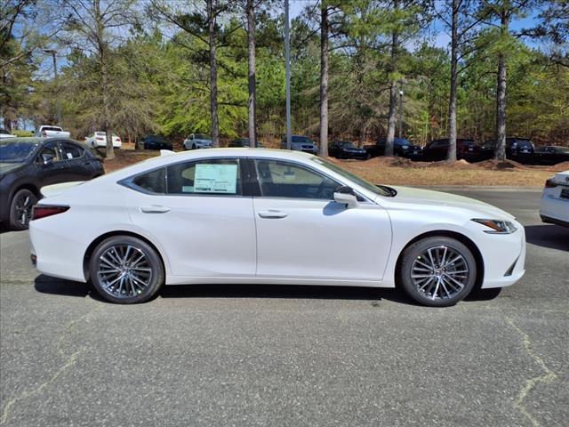 new 2025 Lexus ES 300h car, priced at $51,034