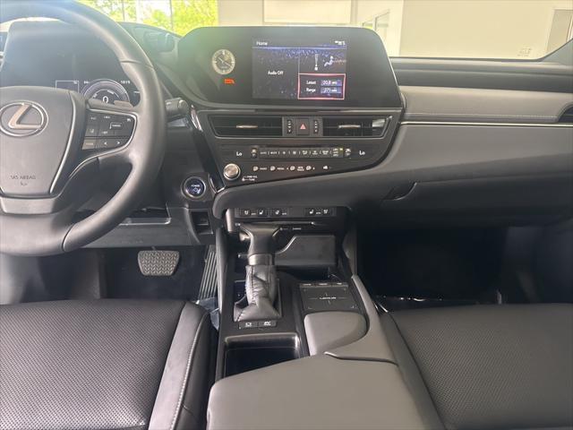 used 2022 Lexus ES 300h car, priced at $36,488