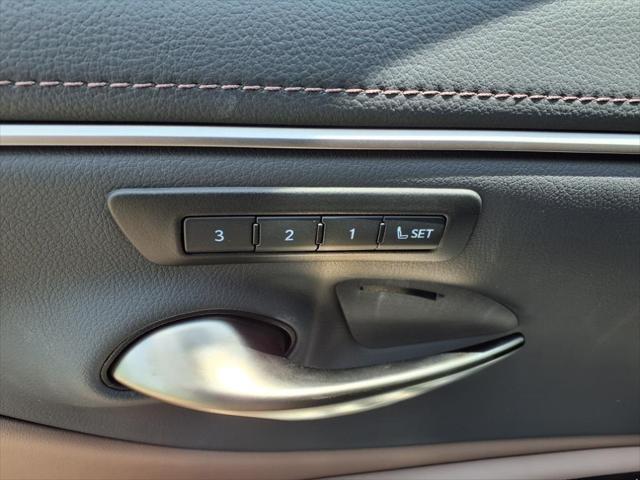 new 2025 Lexus ES 300h car, priced at $54,024