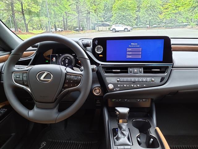 new 2024 Lexus ES 300h car, priced at $53,065