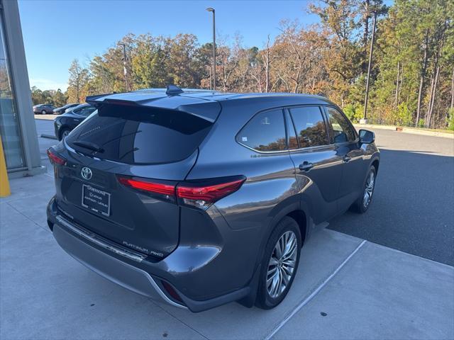 used 2020 Toyota Highlander car, priced at $35,888