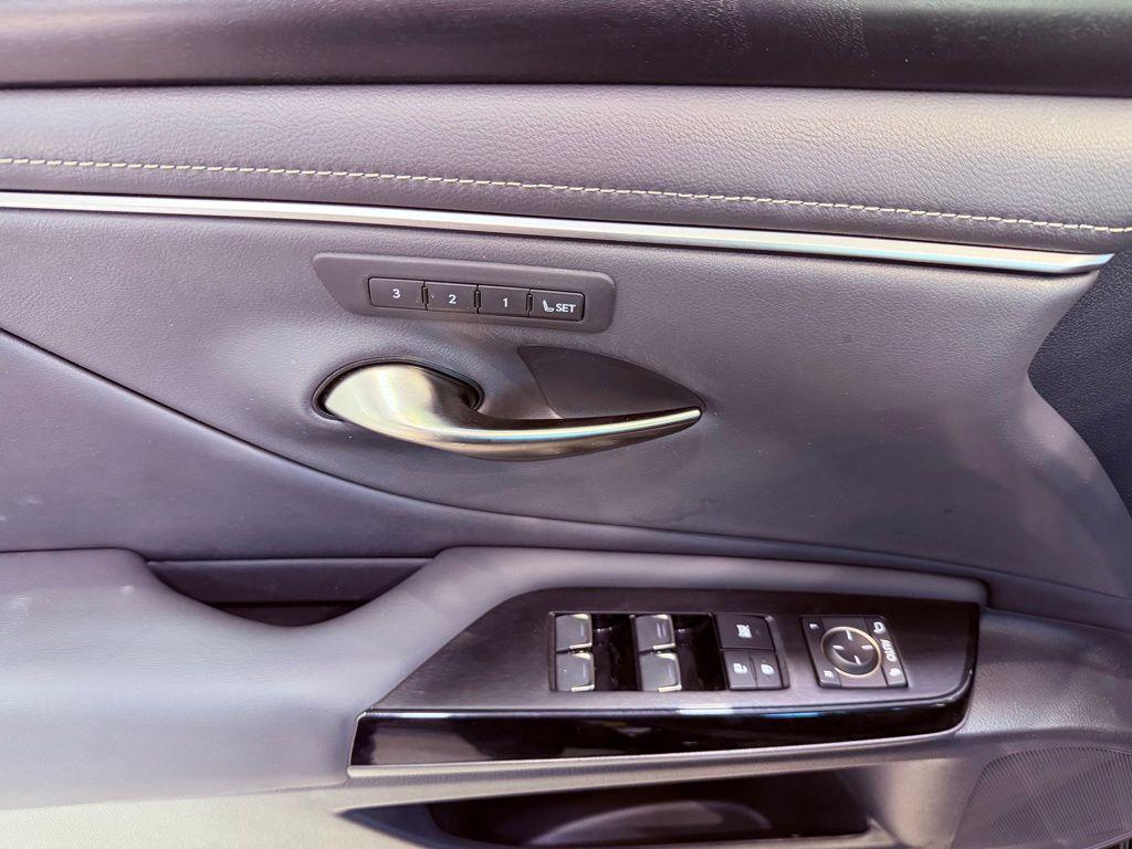 used 2024 Lexus ES 350 car, priced at $39,388