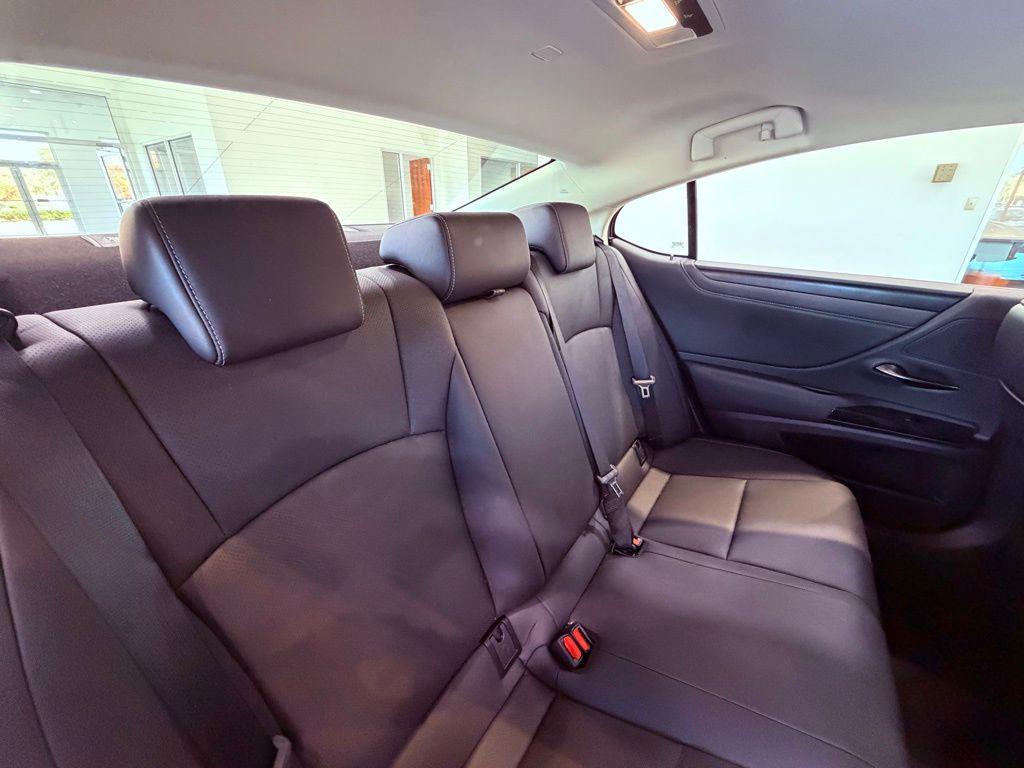 used 2024 Lexus ES 350 car, priced at $39,388