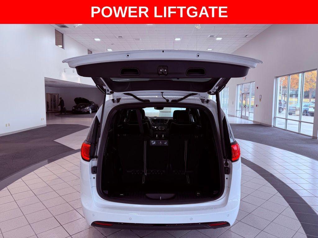 used 2020 Chrysler Pacifica Hybrid car, priced at $22,988