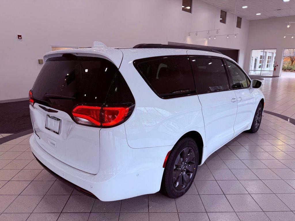 used 2020 Chrysler Pacifica Hybrid car, priced at $22,988