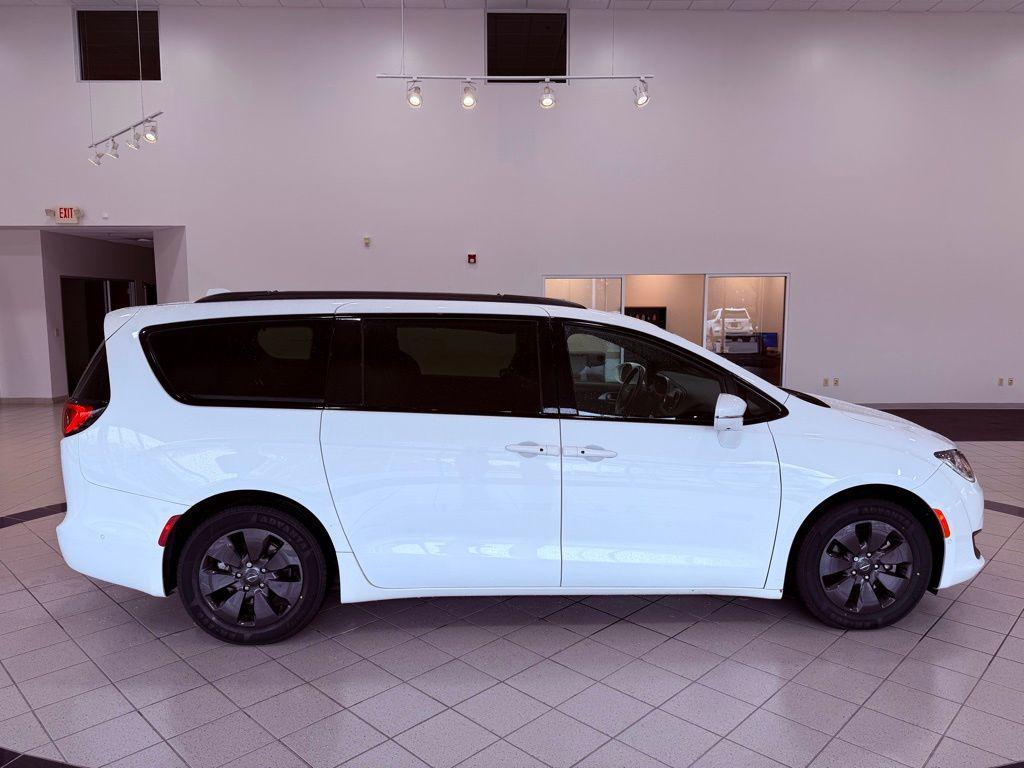 used 2020 Chrysler Pacifica Hybrid car, priced at $22,988