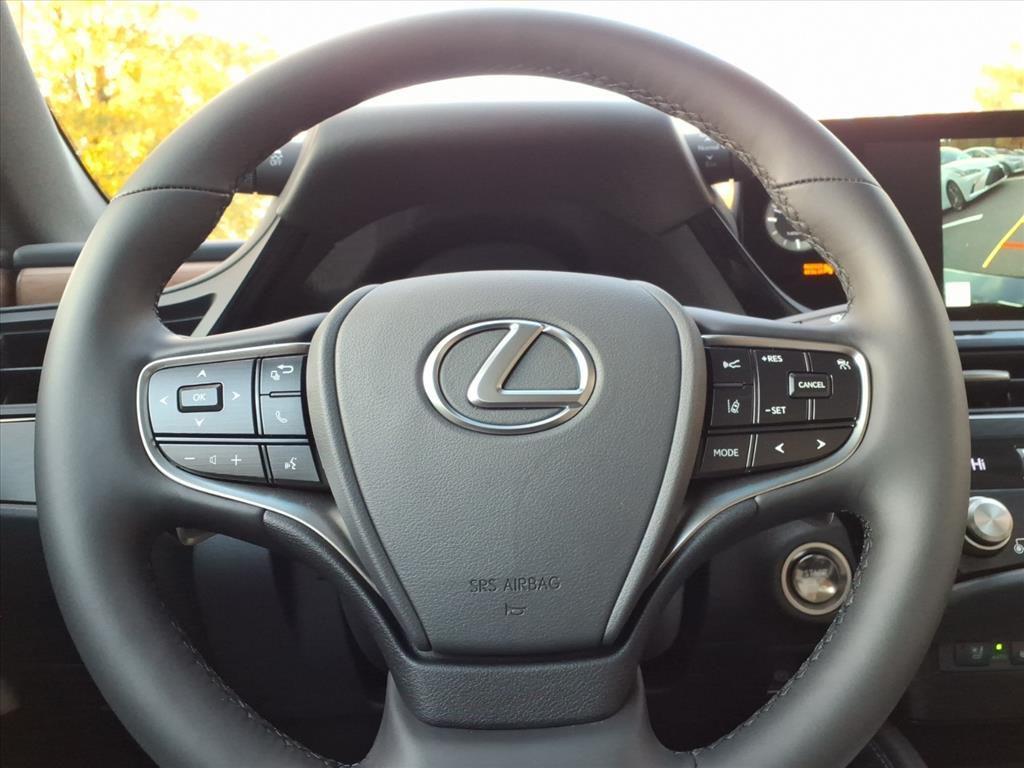 new 2025 Lexus ES 350 car, priced at $49,304