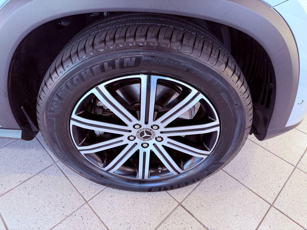 used 2024 Mercedes-Benz GLE 450 car, priced at $61,988