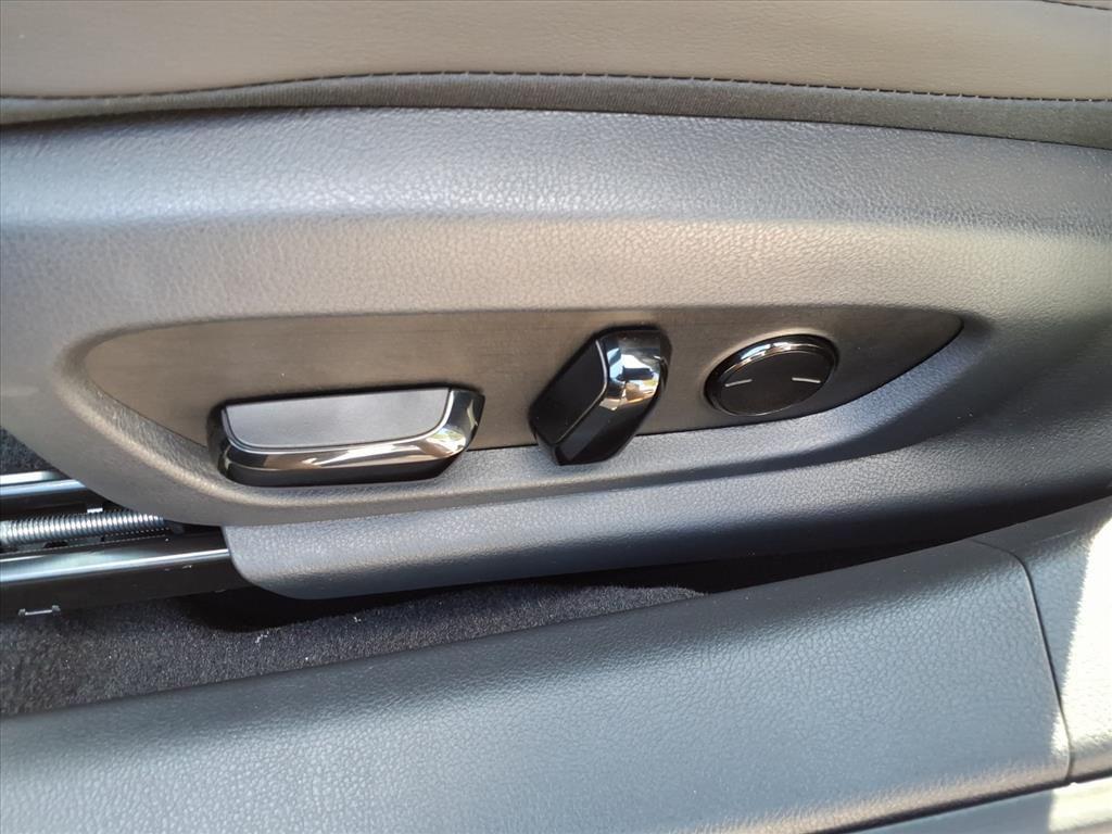 new 2025 Lexus ES 300h car, priced at $51,124