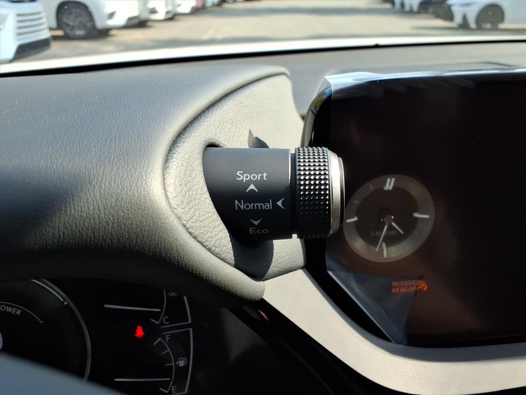 new 2025 Lexus ES 300h car, priced at $51,124