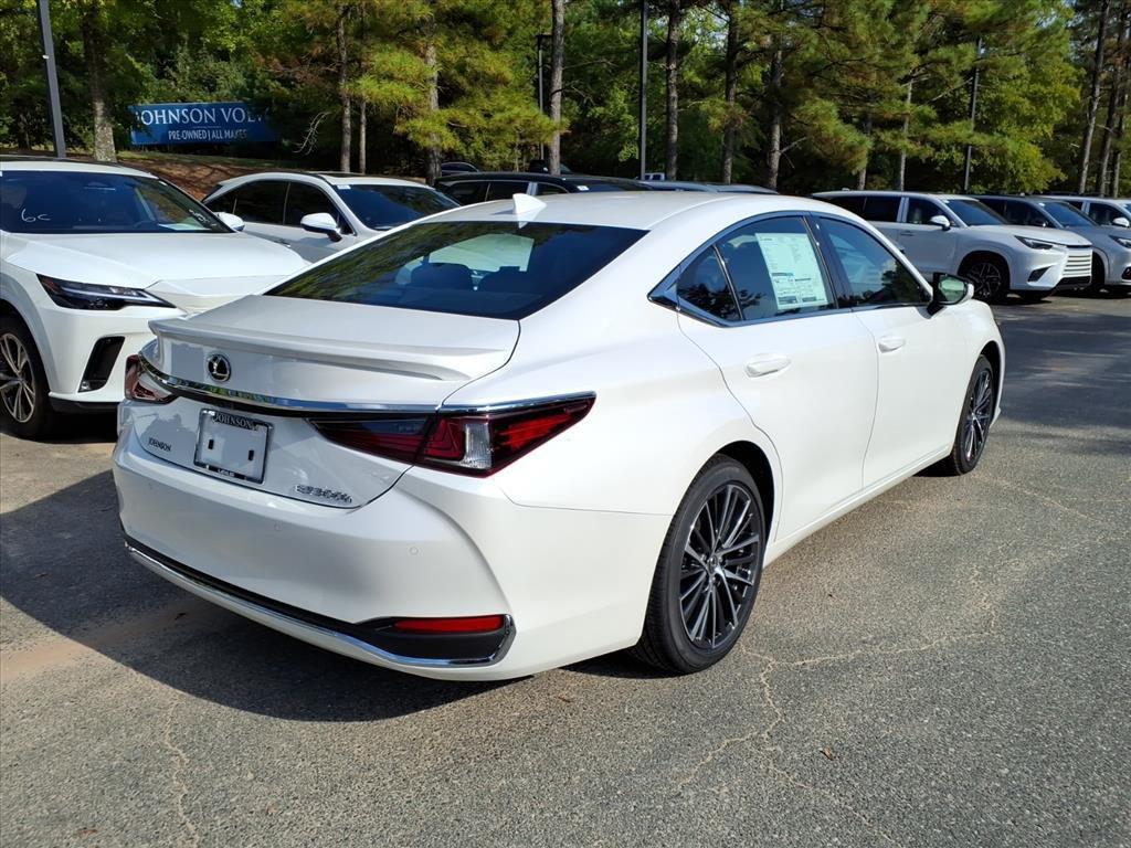 new 2025 Lexus ES 300h car, priced at $51,124