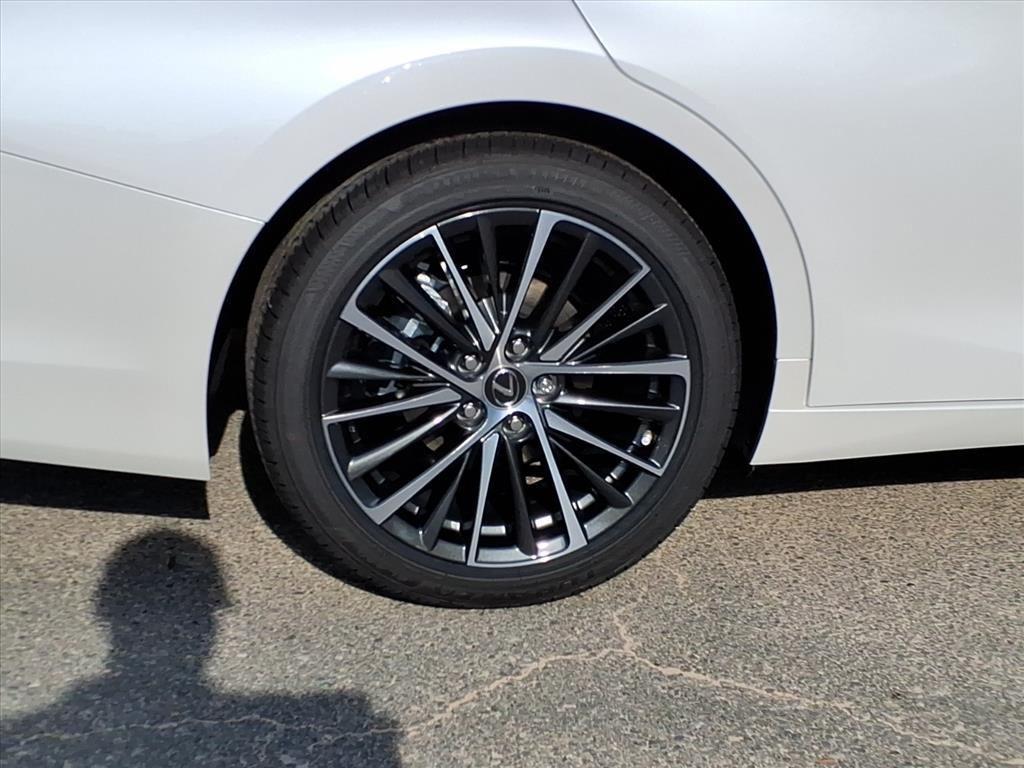 new 2025 Lexus ES 300h car, priced at $51,124