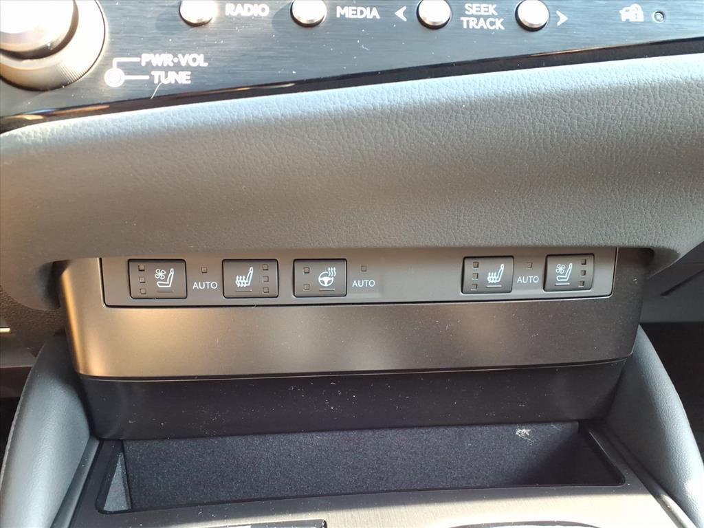 new 2025 Lexus ES 300h car, priced at $51,124