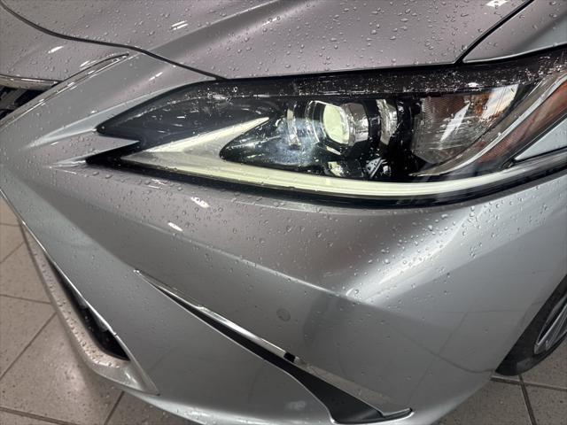 used 2023 Lexus ES 300h car, priced at $39,988