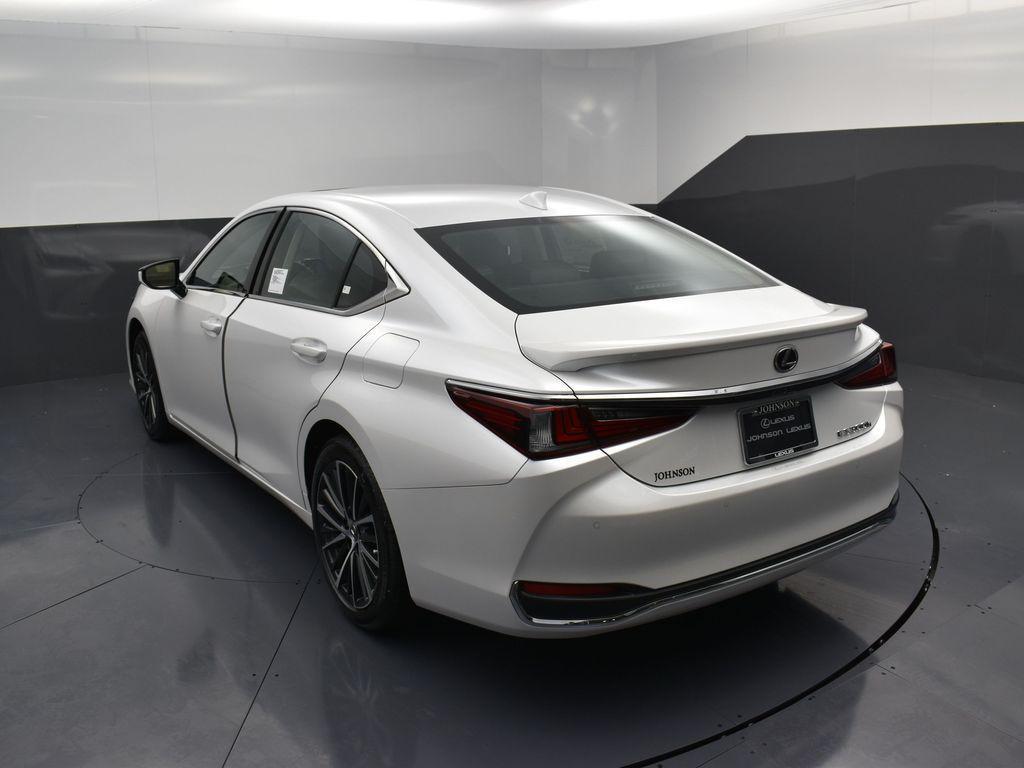 new 2025 Lexus ES 300h car, priced at $51,744