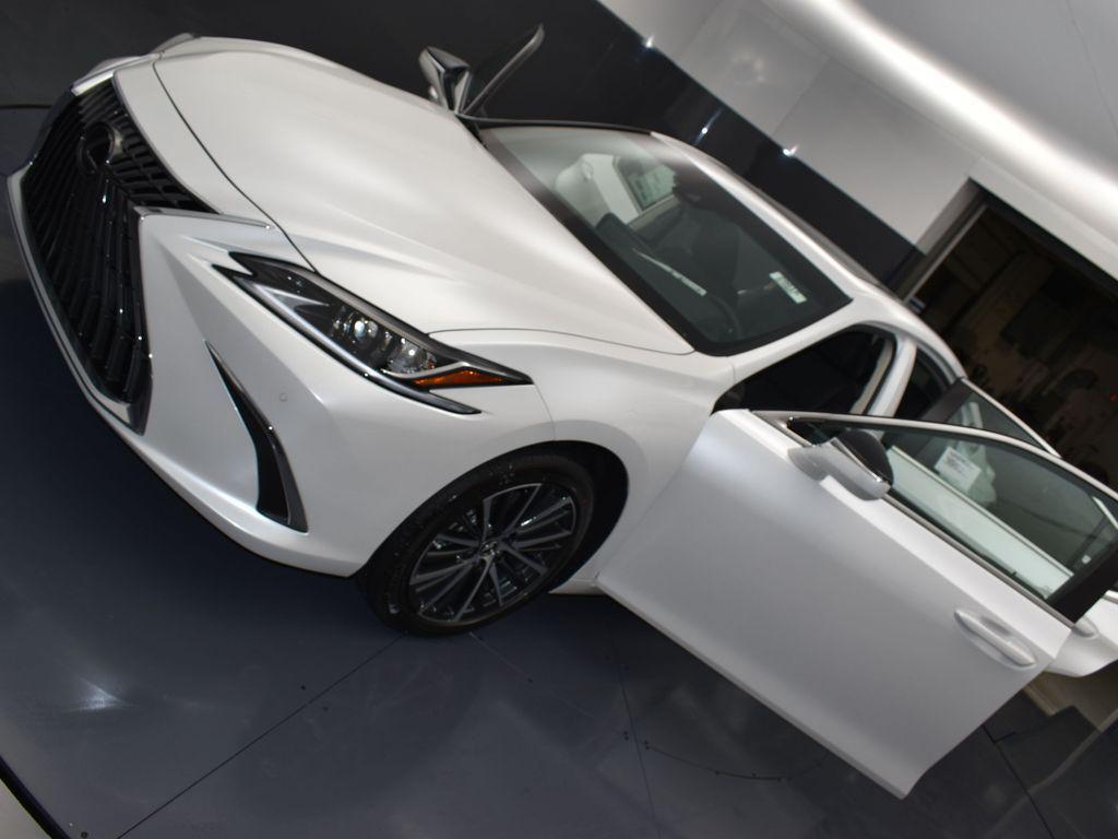 new 2025 Lexus ES 300h car, priced at $51,744