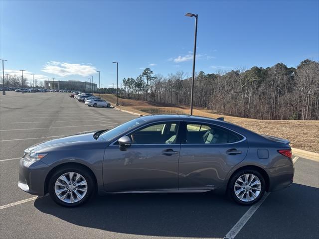 used 2015 Lexus ES 300h car, priced at $19,988