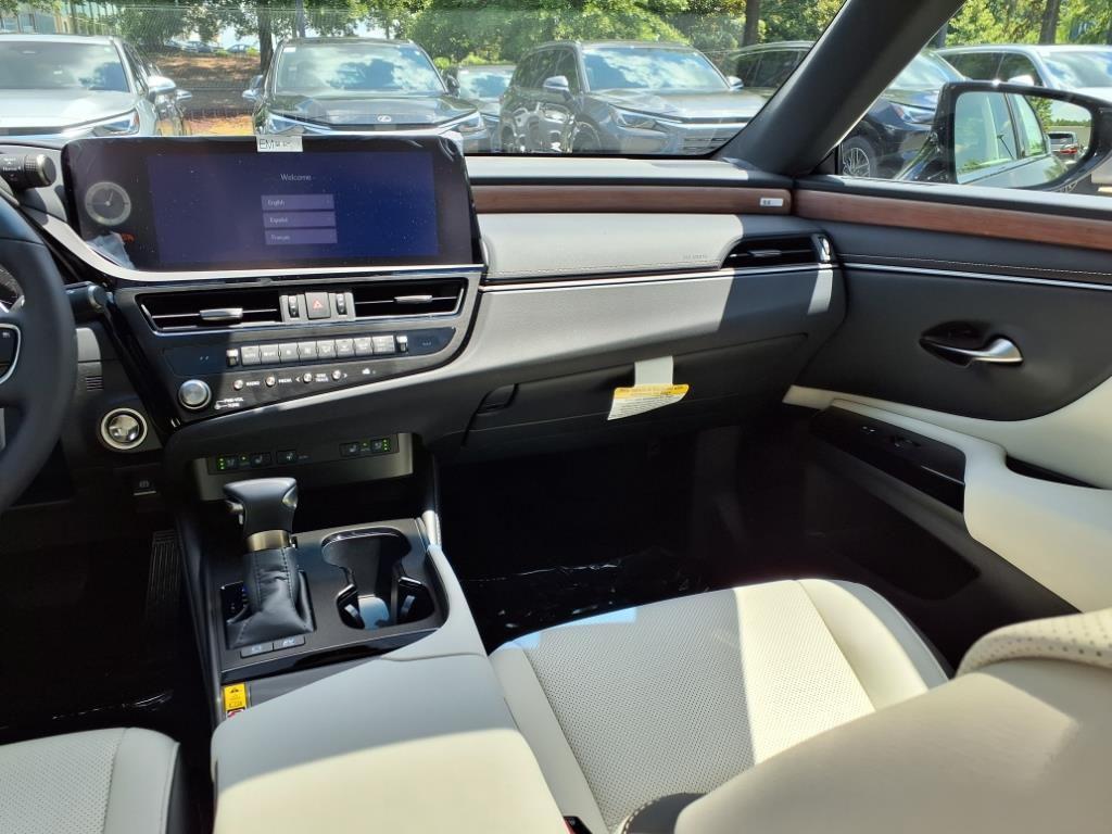 new 2025 Lexus ES 300h car, priced at $50,904