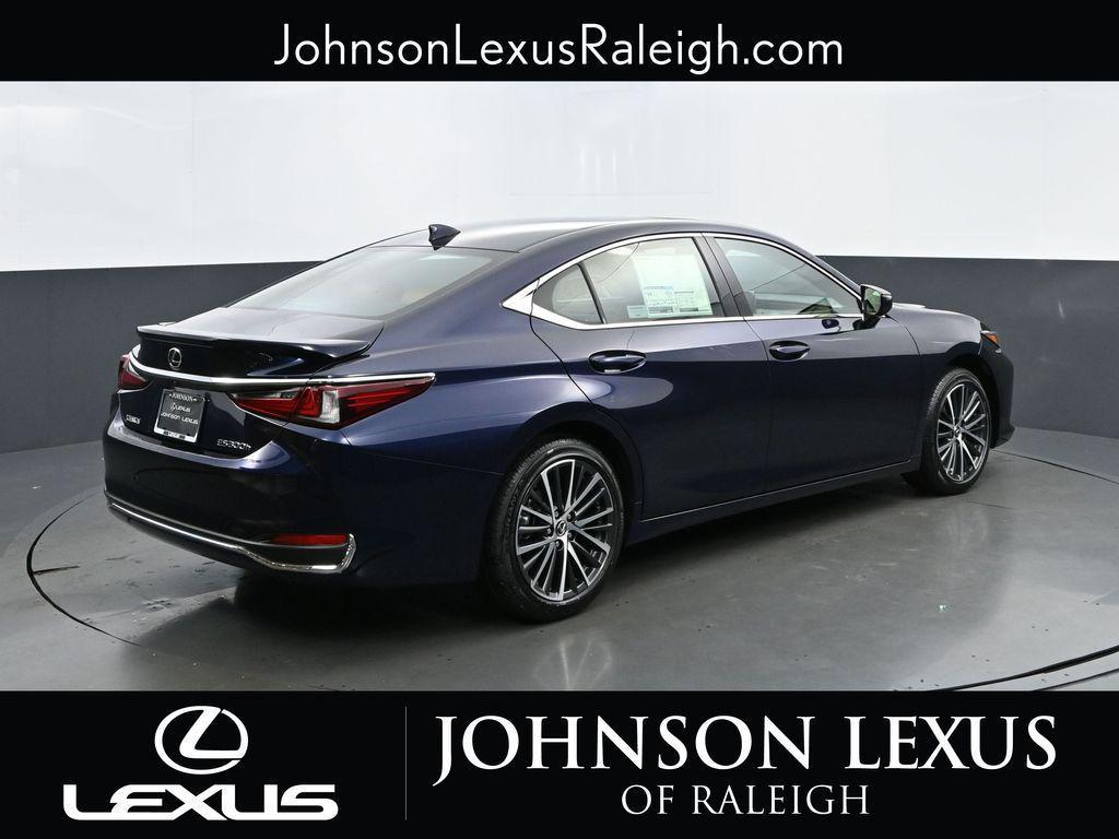 new 2025 Lexus ES 300h car, priced at $51,244